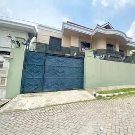 DIJUAL RUMAH DARMO INDAH DEKAT RAYA SATELIT 2 LANTAI SIAP HUNI