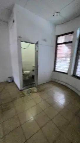 DIJUAL RUMAH PINNGIR JALAN DI WIJAYA JAKARTA SELATAN