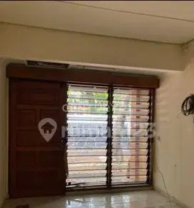 DIJUAL RUMAH HOEK FULL FURNISH RADIO DALAM JAKARTA SELATAN