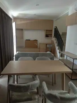 Di jual rumah pik 2 milenial full furnish 3 kamar tidur 8x10 2 lantai