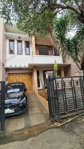 rumah manis,kemang timur,ruang tengah lega,murah
