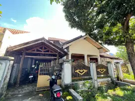 Rumah di kompleks jatisela