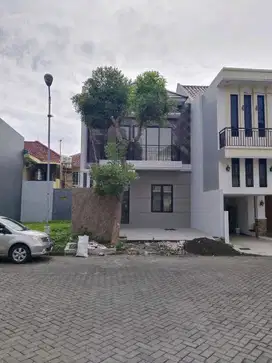 DIJUAL RUMAH TAMAN MUTIARA PAKUWON CITY SURABAYA RON.A161