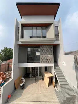 Dijual Rumah 3 Lantai Modern Kontemporer di Jagakarsa -Jakarta Selatan