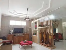 Rumah Bagus Hoek di Cinere Depok, Lingkungan Asri, Nyaman