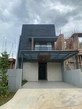Dijual Rumah di Bukit Golf Reverside Cibubur view' Danau