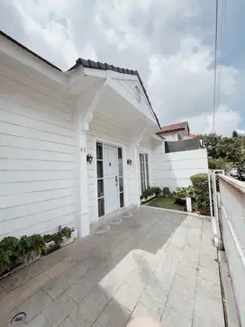 Rumah Modern Classic Full Furnished di Cinere – Siap Huni