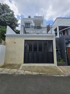 Rumah Baru American Classic with private pool Jagakarsa Jakarta Selata
