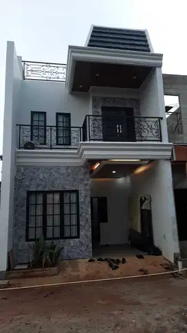 RUMAH MEWAH TERMURAH  2 LANTAI 700JTAN , AKSES 2 MOBIL
