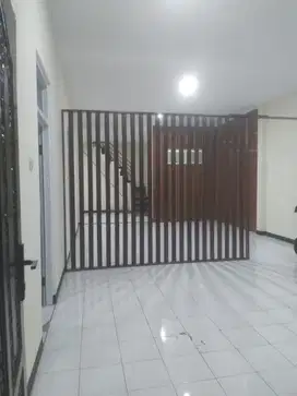 dijual rumah ad warung di Padasuka cicaheum