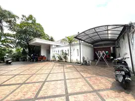 Disewakan rumah bisa untuk kantor di kemang jakarta selatan