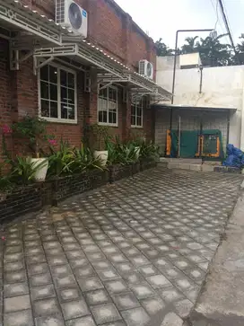 Sewa rumah cck utk cafe kantor dll jl. padmosusastro dkt Indragiri