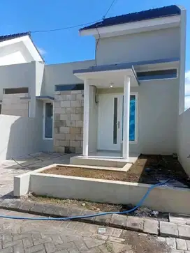RUMAH CANTIK DEKAT ARAYA MALANG harga termurah bisa KPR
