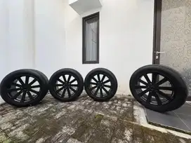 Velg Venerdi Ring 20 + Ban Toyo 255 50 R20