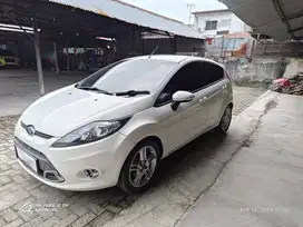 Jual Santai Ford Fiesta 1.6S 2011