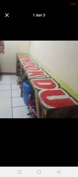 Meja kayu panjang