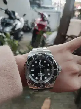 Jam tangan Rolex Deepsea
