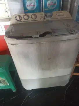 Mesin cuci Sharp aquamagic