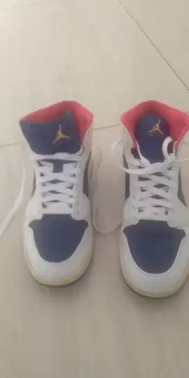 Jual sepatu bekas merk nike airjordan