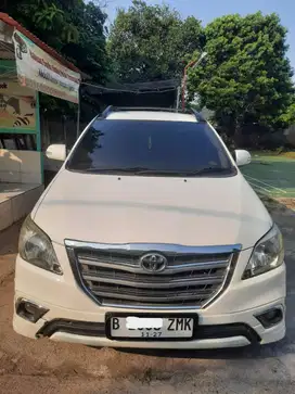 Toyota Kijang Innova 2.0 V Luxury Bensin