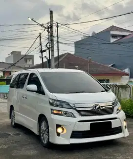 VELLFIRE 2.4 2013