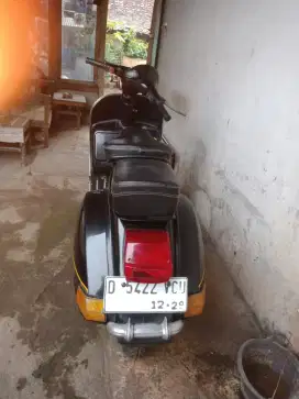 Vespa LX 1982 isi-komplit