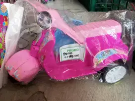 PROMO Mainan Anak Vespa Helm Naik