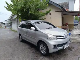 Daihatsu Xenia R Deluxe 2015