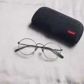 Kacamata original Levis like new masih bagus banget