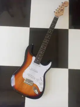 Gitar listrik MERK BESNTON STRATOCASTER baca deakripsi