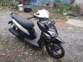 Jual Honda Vario tahun 2015 karbu, harga 5,8 jt nego.