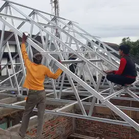 Pemasangan baja ringan dan renovasi atap