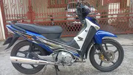 Honda Supra X 125 F1 cw tahun 2006 ( km 25000 ).