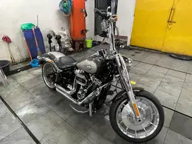 Harley Davidson Fatboy 2023 two tones.