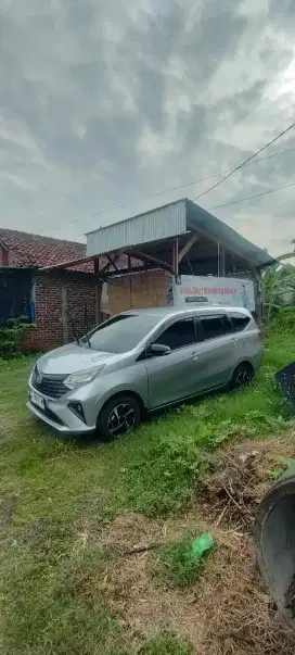 Jasa antar jemput