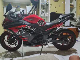 Ninja 250fi 2015 mulus kilometer rendah udah modif spartpart ori ada