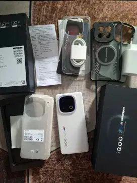 IQOO 13 Ram 16GB / 512GB Aktivasi April 2025 Legend Fullset