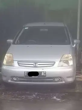 Honda Stream dengan upgrade multimedia