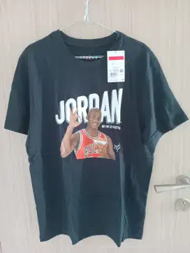 JORDAN tee size L BNWT kaos jordan