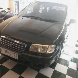 Hyundai Trajet GL 8 manual