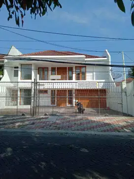 Disewakan Rumah Raya Darmo Permai - Cocok untuk Kantor / Tempat Usaha
