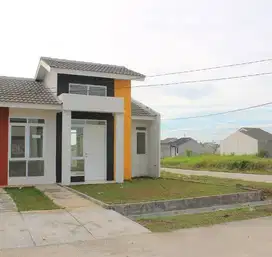 Jual Rumah Dengan Tanah Luas Dekat Stasiun KRL