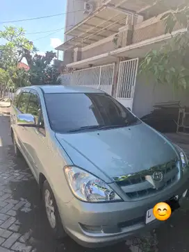Toyota Kijang Innova 2005 Bensin