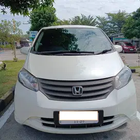 Honda Freed SD Matic 2010