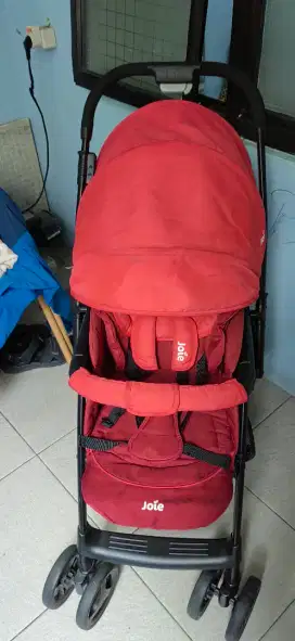 Stroller bayi JOIE