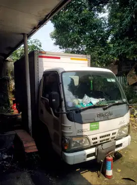 Isuzu Elf (2013)