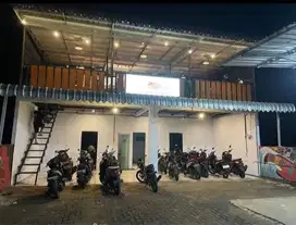 RUMAH CAFE DAN PENCUCIAN MOBIL LOKASI KEPANJEN MALANG