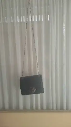 Tas pesta Hitam