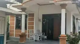 JUAL MURAH RUMAH KLASIK TERAWAT TEPI JALAN POROS KECAMATAN PONGGOK