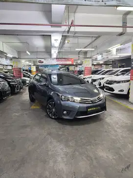 Low KM Toyota Altis V AT 2016 Like New 2017